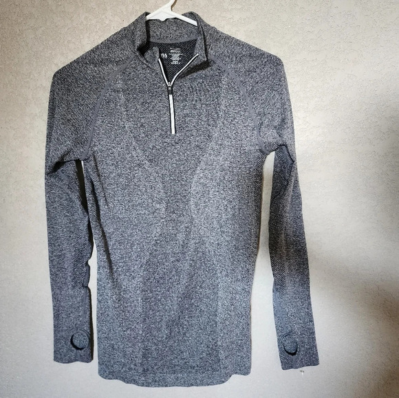 Zyia Quarter -zip long sleeve top size Small - Picture 3 of 4